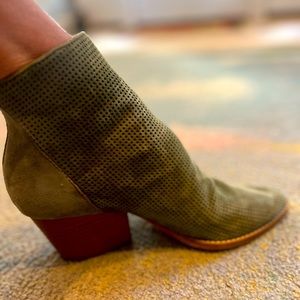 Silent D Heeled Boot Army Green Size 39 ( 9)